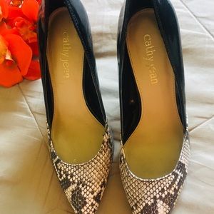 Sneak print black heels